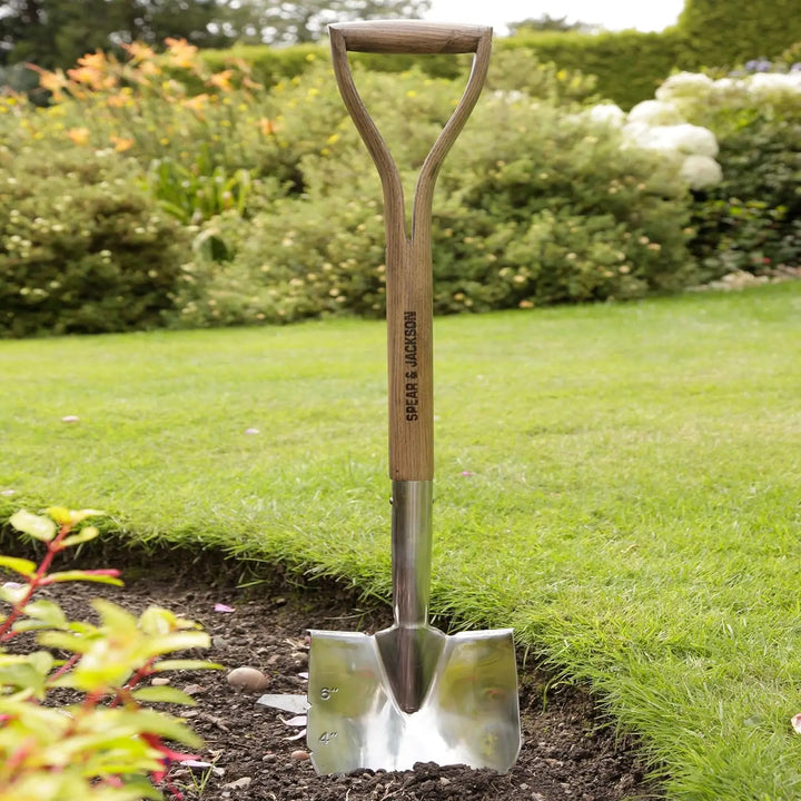 Stainless Steel Planting Spade, Heavy Duty, Durable Blade & Wooden Handle for Digging, Planting & Soil Prep